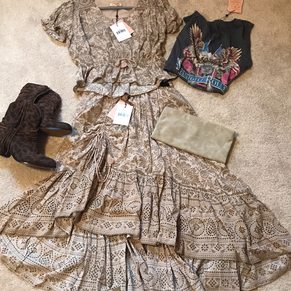 Spell and Gypsy Lioness Cap Sleeve Blouse size L